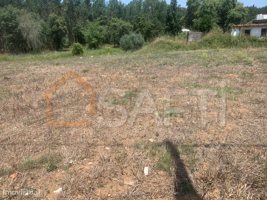 Terreno — Outeiro Da Cortiçada E Arruda Dos Pisões, Santarém