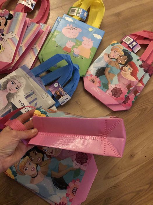 Сумочки дитячі і рюкзаки - рожеві (нові). Листайте фото