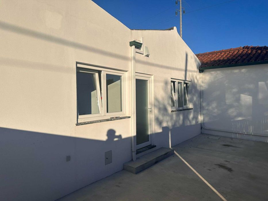 Vivenda T2 com estacionamento privado