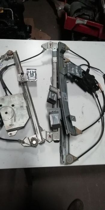 Elevador de vidro  frente  ESQ / DRT - Ford Focus(5portas)1998/2004