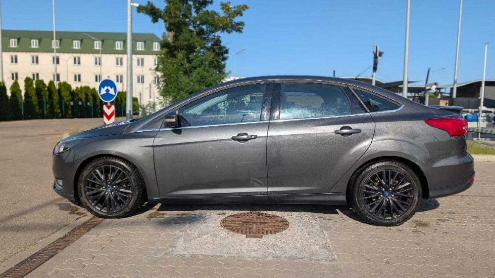 Ford Focus 2.0 Ti-VCT GDI бензин. 2015 року. у хорошому стані