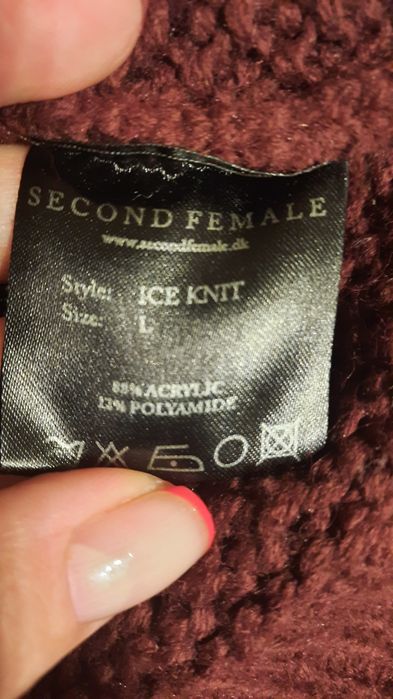 Świetny sweterek rozm L