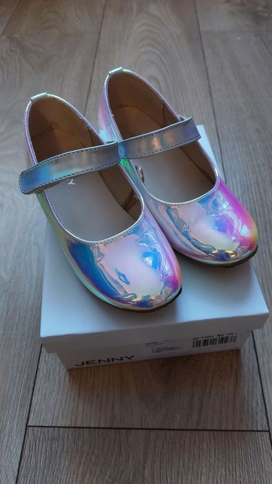 Buty na obcasie, lakierki dla dziewczynki r. 29