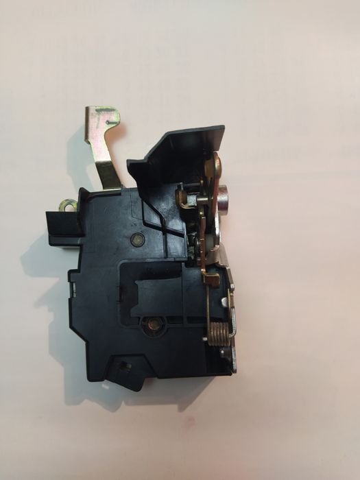 Замок двери BMW e34