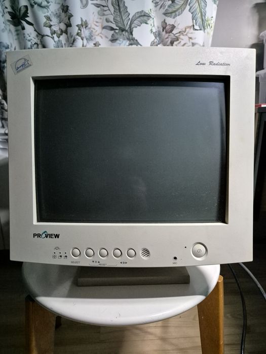 Monitor do retro pc  1998 vga /bez wypaleń! /czasy half-life starcraft