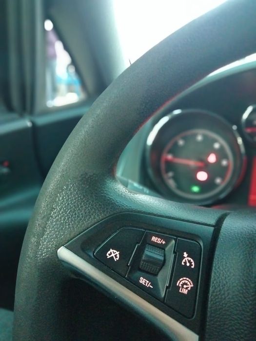 Продам Опель Astral j Sport Turer 1.7 cdti