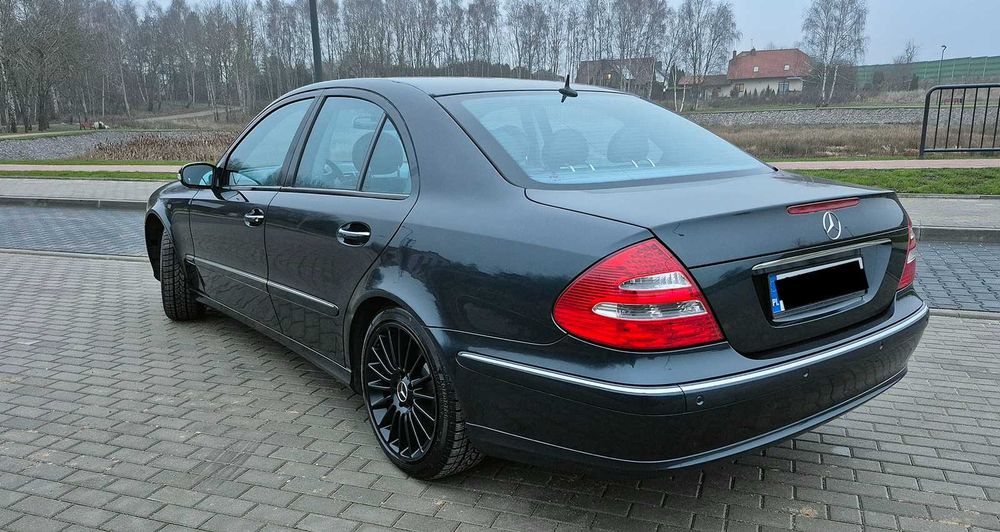 Mercedes-Benz W211 E240 Avantgarde 2.6 benz/gaz LPG zadbany