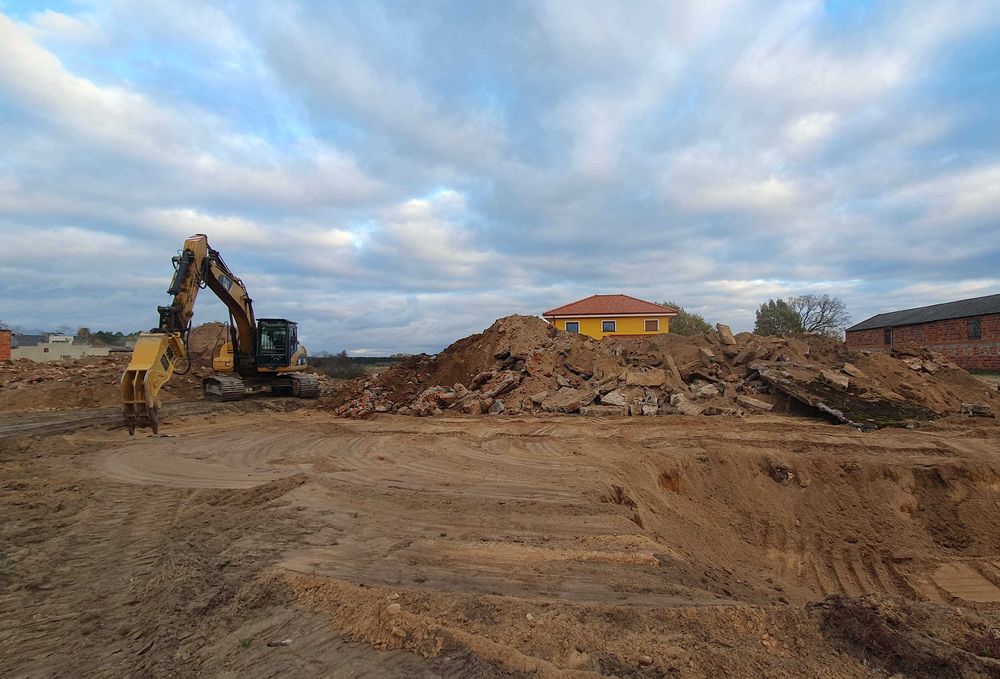 Wynajem kruszarki - usługi kruszenia gruzu, żelbetu, kamieni, asfaltu