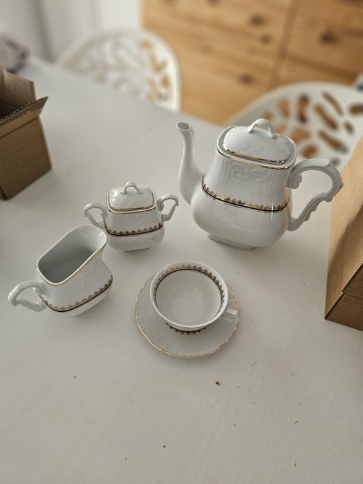 Serviço de loiça 70 peças Vista alegre + Chá e Café