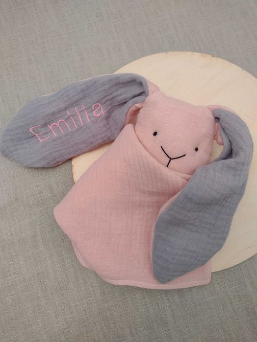 Personalizowany zajączek króliczek z imieniem muślinowa pieluszka sz