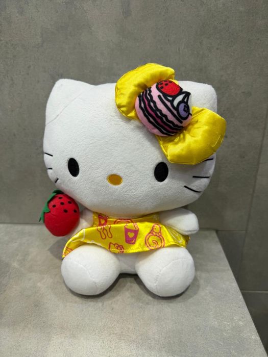 Maskotka, pluszak Hello Kitty - Sanrio - 27 cm