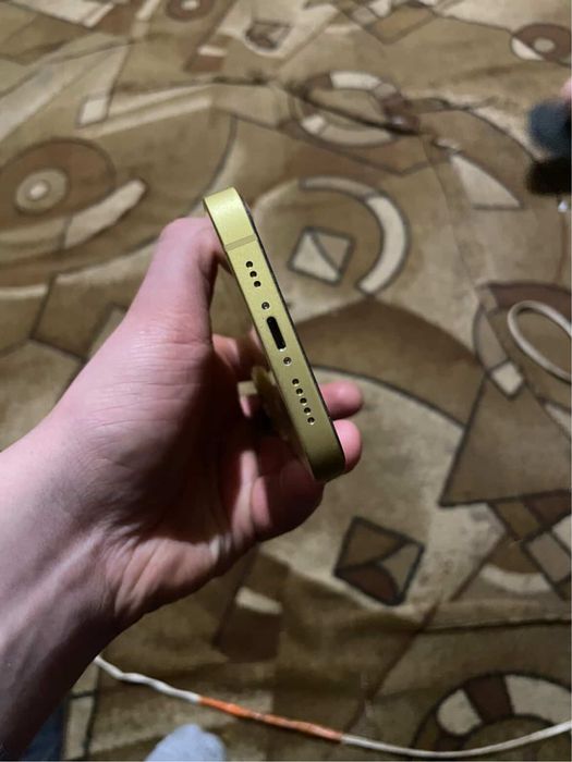 Продам  айфон 14/128 ідеал