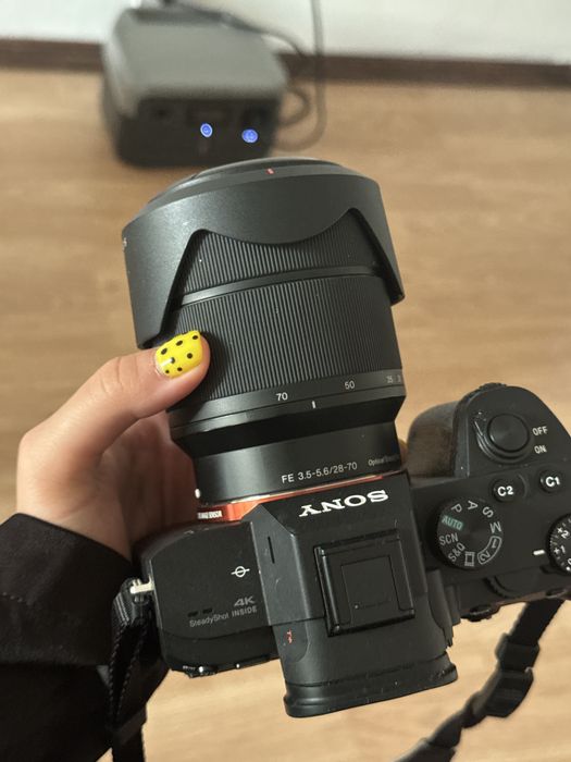 Продаю Sony A7 III + об’єктив Sony FE 28–70mm f/3.5–5.6 OSS.