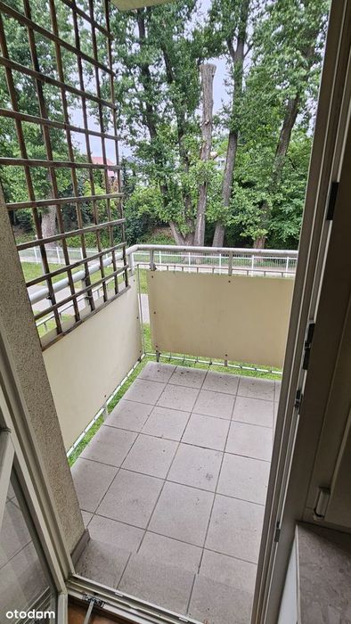 3 pokoje 61,84 m², Zacisze, I piętro, winda, balkon, garaż, metro