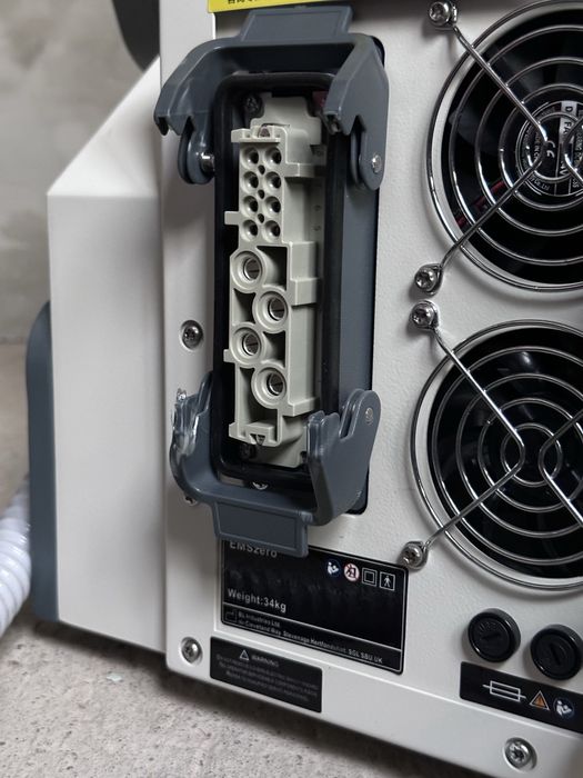 Maszyna fitness modelowanie sylwetki EMS ZERO elektrostymulacja mięśni