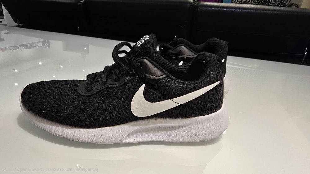 Nike Tanjun buty 40