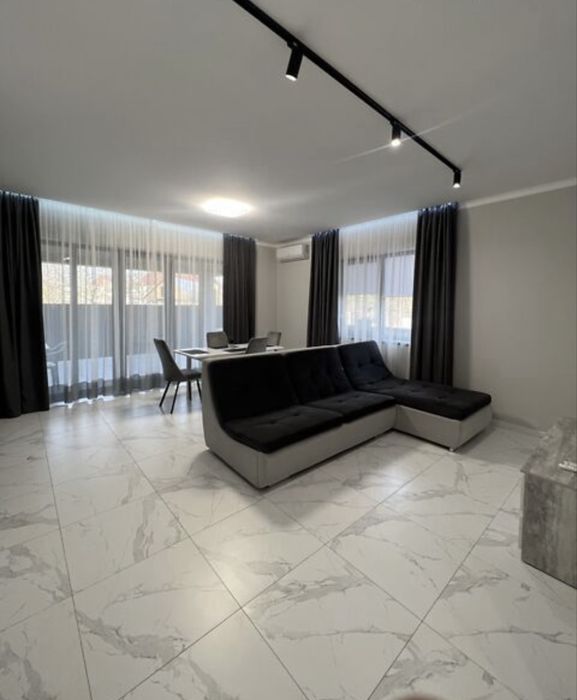 Продається гарний таунхаус на 4 сотках землі