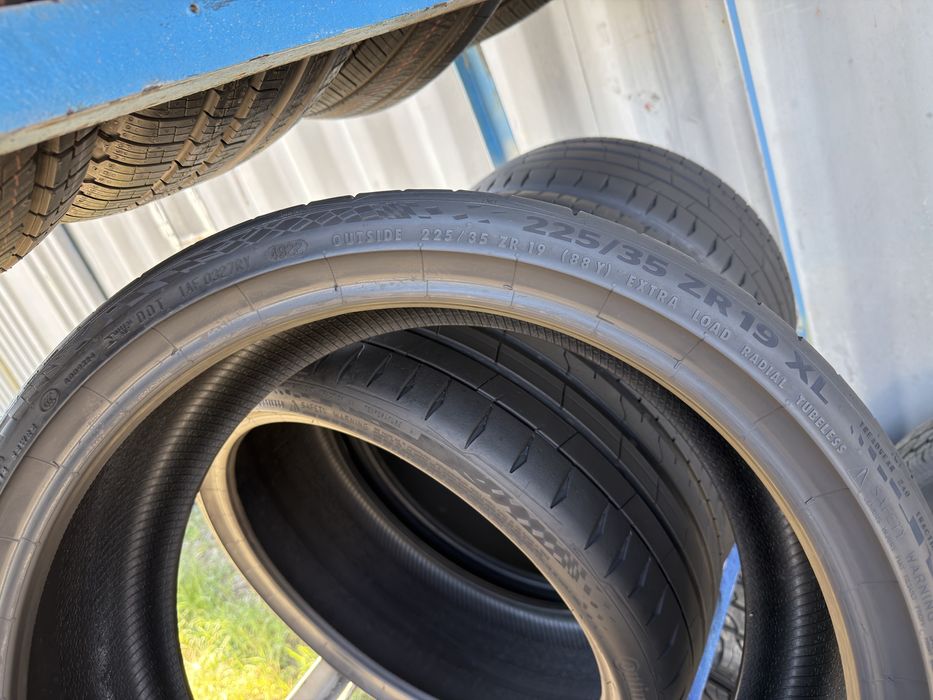 Шини б/у 225/35 r19 Continental 4шт