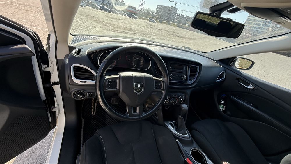 Dodg Dart 2013 рік авто