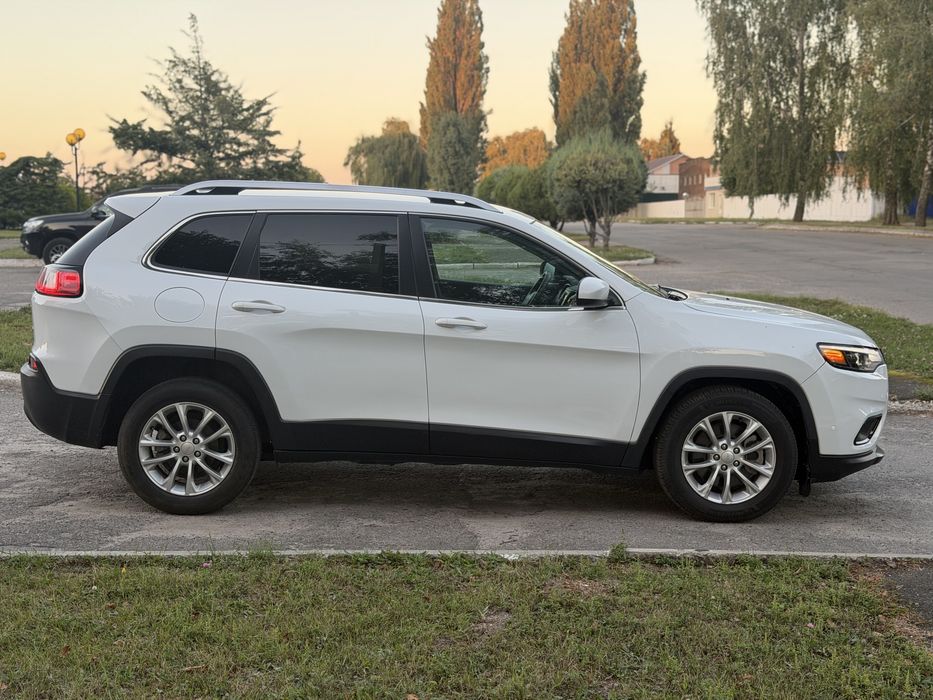 Продам Jeep Cherokee