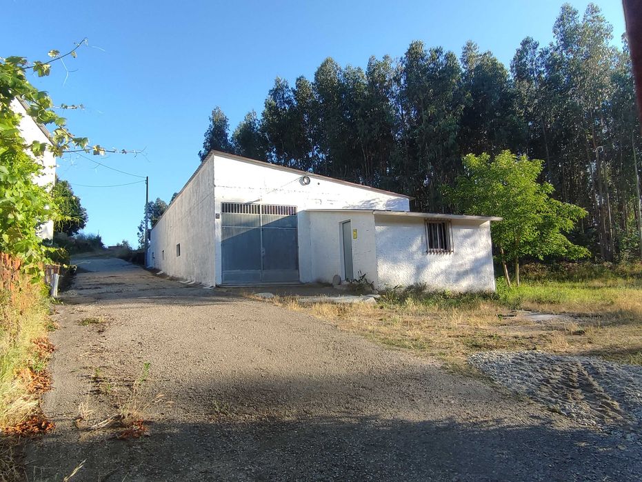 Armazém 200 mts2 para arrendamento