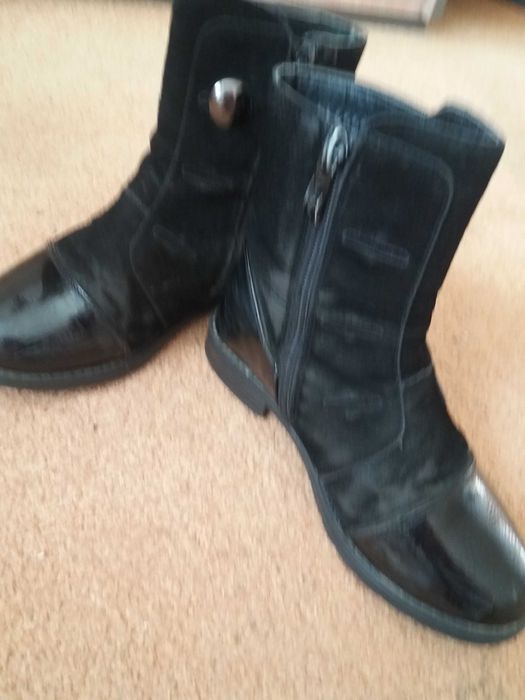 Чобітки на дівчинку