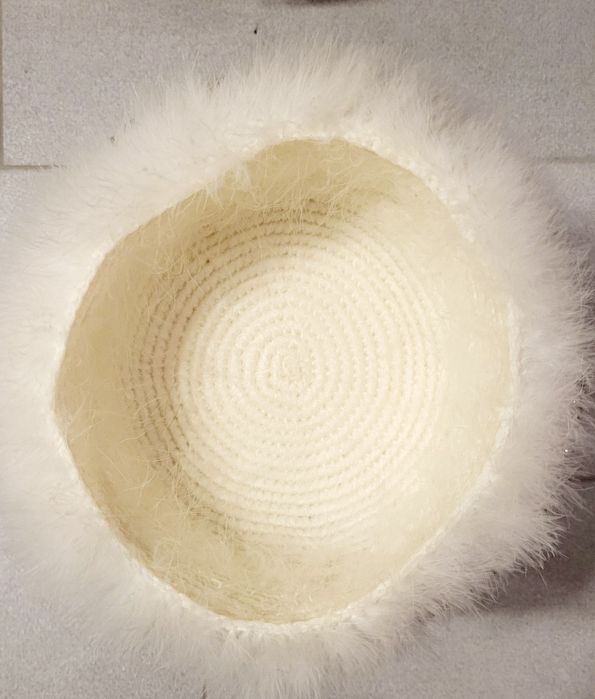 Toczek z piórek strusia