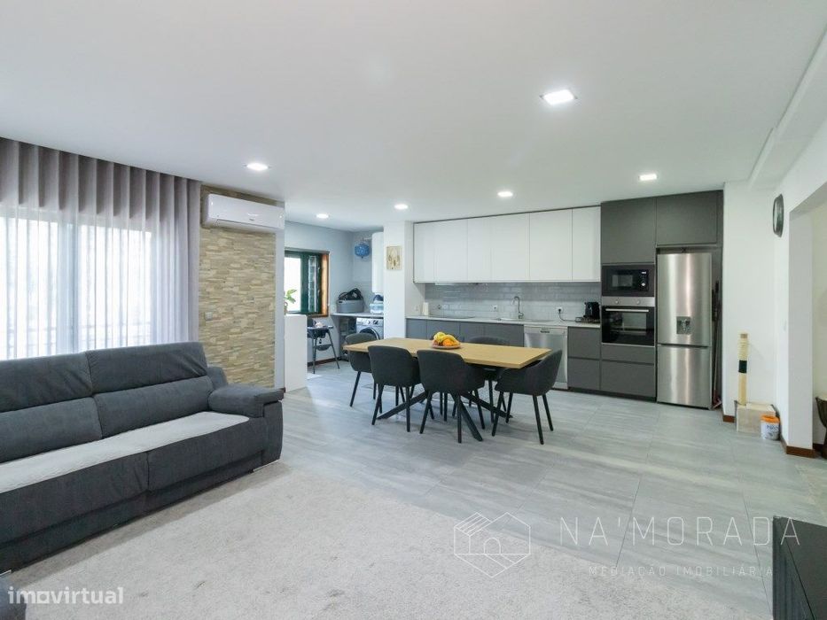 Apartamento T2 renovado, vendido totalmente mobilado e equipado em ...
