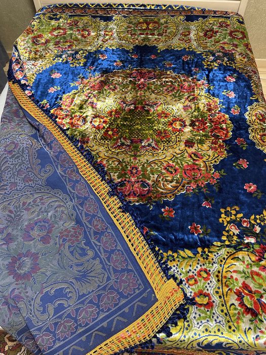 Дивандек синоьго колоьру