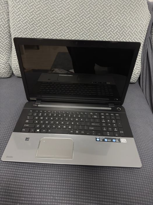 Laptop Toshiba  Satellite l75d-a7283, 17.3 cali, stan bardzo dobry