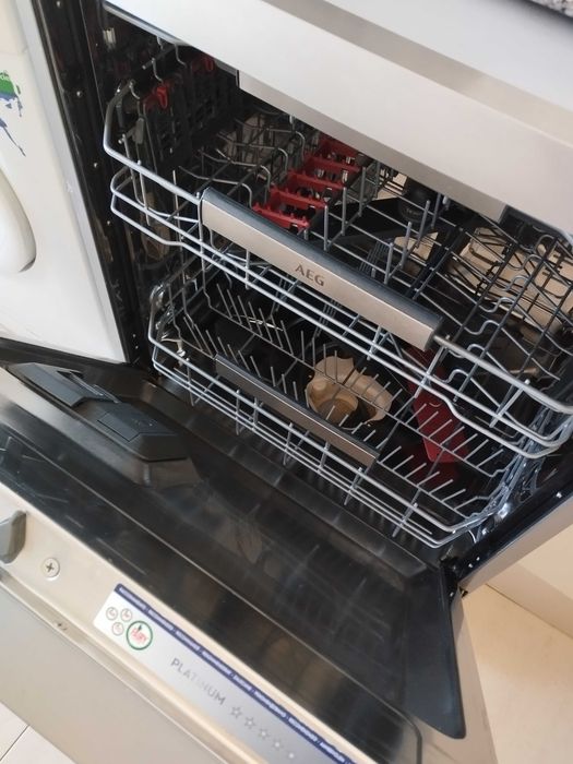 Máquina de lavar Loiça AEG AirDry ( modelo FFB63700PM)