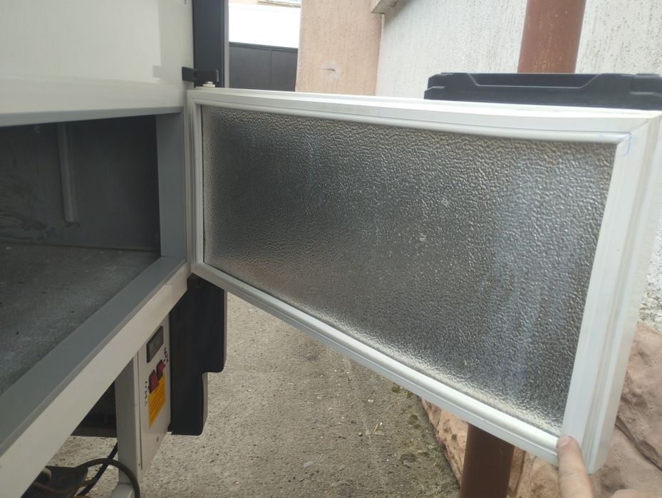 Холодильна вітрина