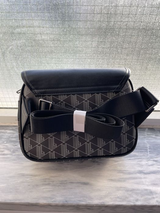 Bolsa Lacoste Preta – Design Moderno e Versátil