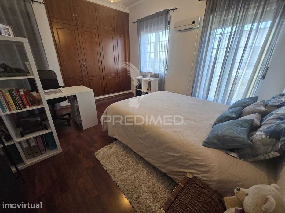 Moradia T5 | Elegância, Espaço e Conforto