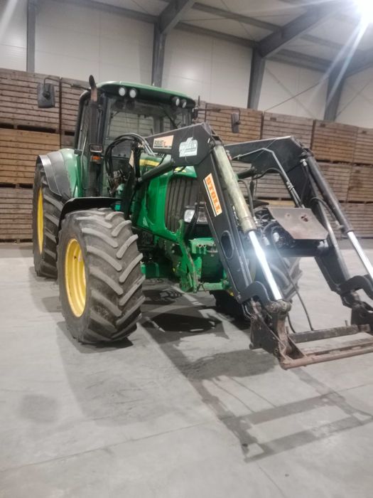 Ciągnik John Deere 6920 S  z ładowaczem czołowym, przedni tuz
