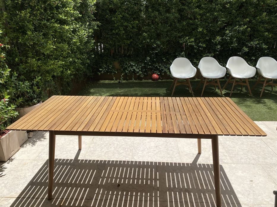 Conjunto Mesa e 6 Cadeiras de Jardim