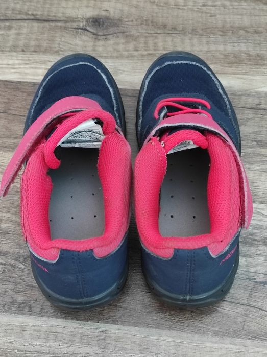 Buty turystyczne dla dzieci Quechua NH100.  Decathlon 29.
