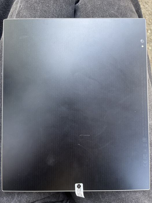 PocketBook InkPad Eo — czytnik e-book z pękniętym ekranem