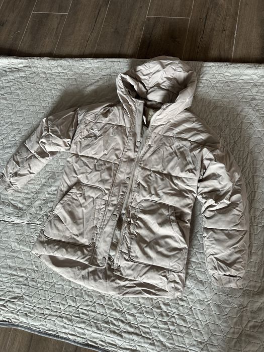Куртка осіння бежева