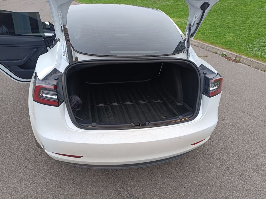 Tesla Model 3 Performance