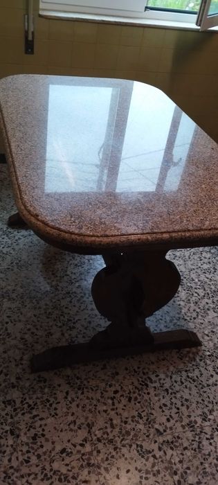 Mesa de cozinha madeira maciça e granito