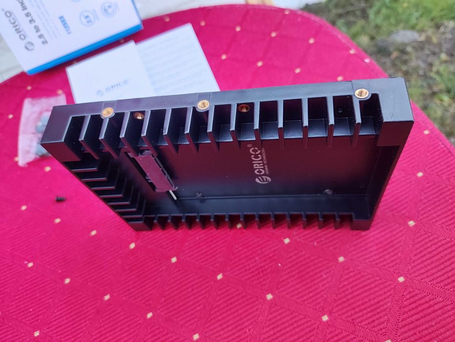 Orico Adapter SATA uchwyt montażowy na dysk 2,5cala do 3,5 cala przejściówka SSD HDD