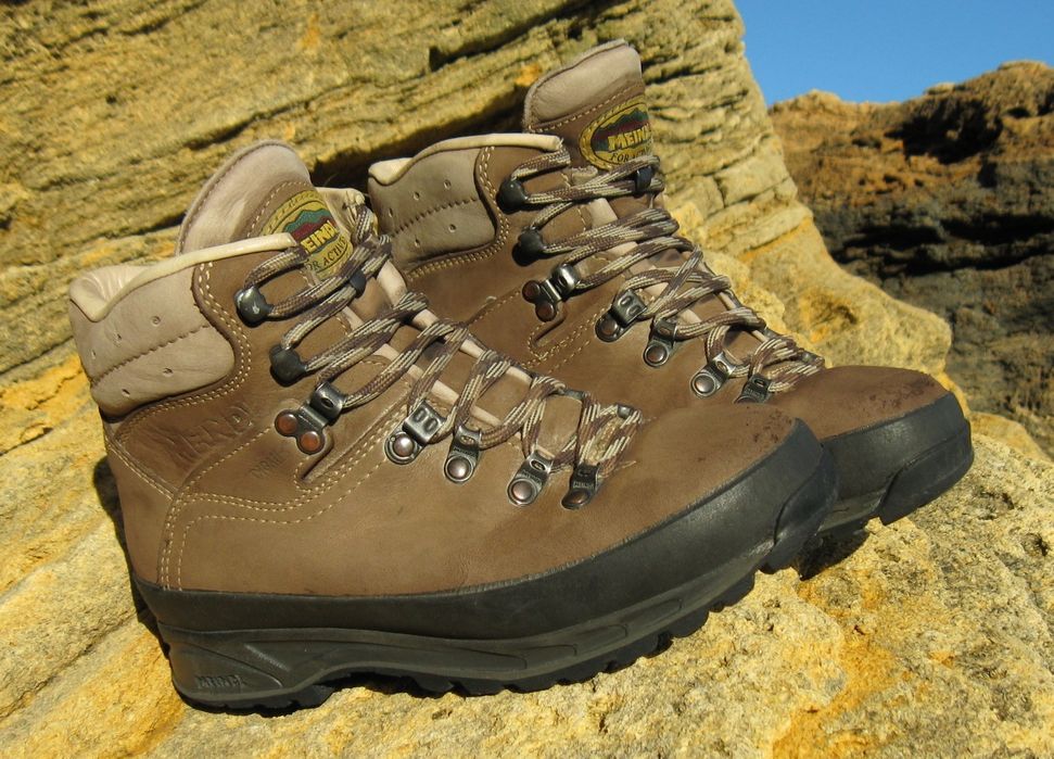 Ботинки Meindl трекинговые Кожа Подошва Vibram
Кожа. Подошва Vibram.