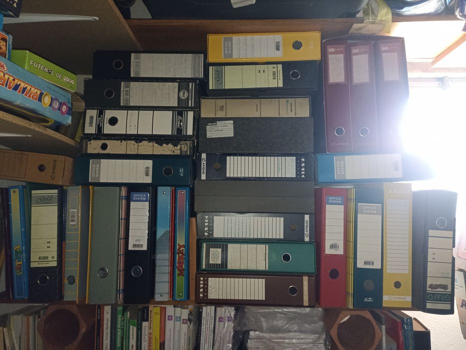 Dezenas de Dossiers em funcionamento