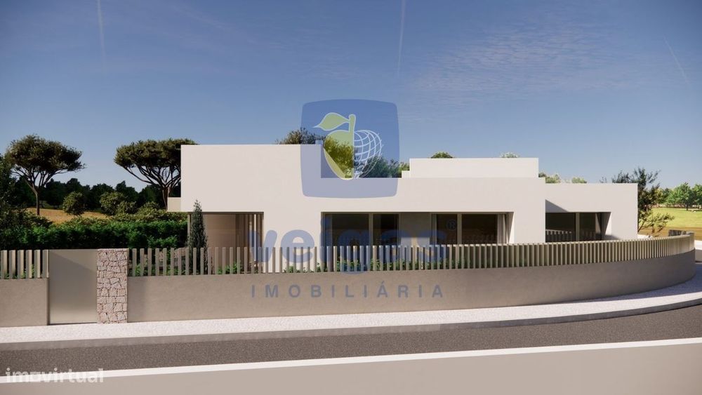 Moradia Térrea no Bombarral (T3 com Garagem e Terraço)