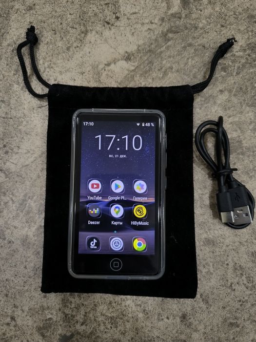 MP3-плеєр з великим сенсорним дисплеєм та операційною системою Android