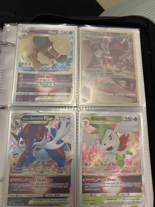 Cartas Pokémon, em estado perfeito.