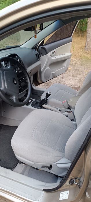 Kia cerato 2006 год