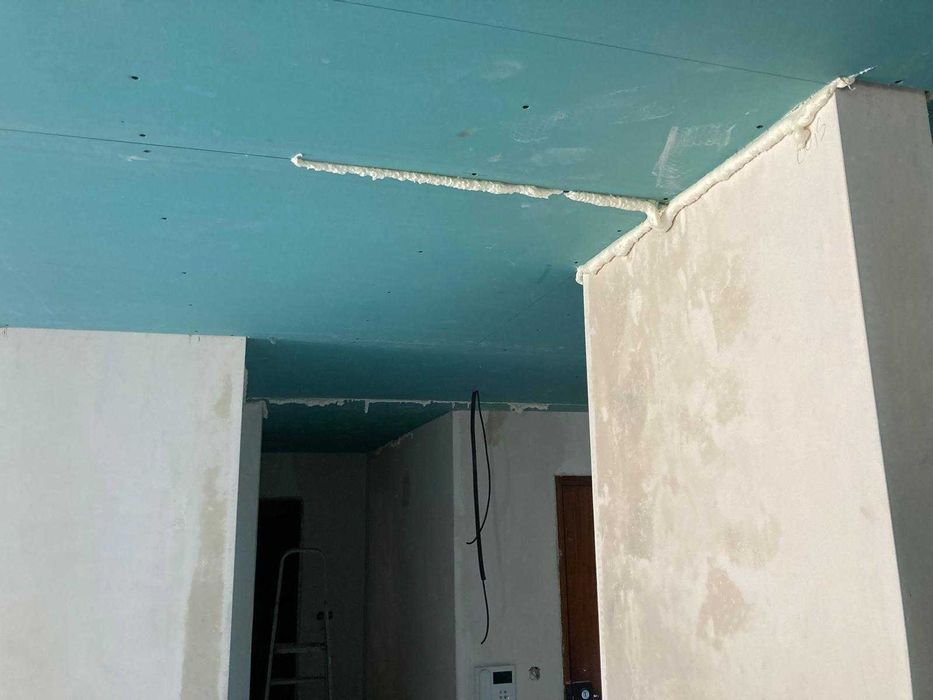 Teto falsos, divisorias em Pladur, Pavimentos,  Eletricidade, Pinturas