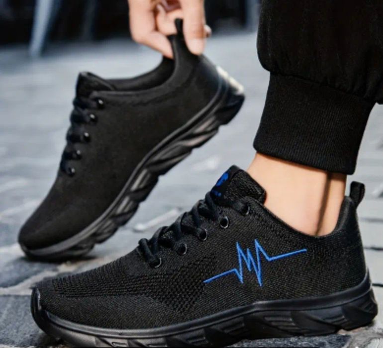 В двох кольорах.Чоловічі дихаючі кросівки р.48 р,49 р.51